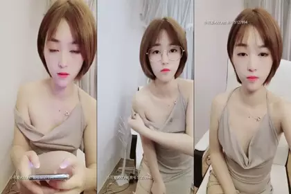 穿着套装 身材白皙 里面没穿奶罩若隐若现最性感