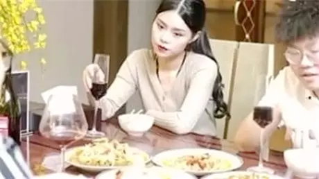 老公请原谅我在老公身旁被侵犯内射