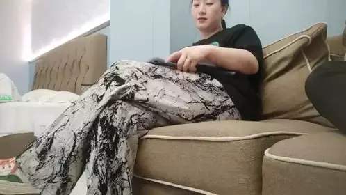 【爱情故事】人妻收割机泡良大神新猎物风情万种妩媚动人长裙下湿了一大片激情啪啪