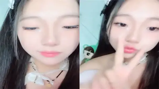 白丝肉感妹子淫声荡语撩骚互动道具玩弄骚逼自慰_